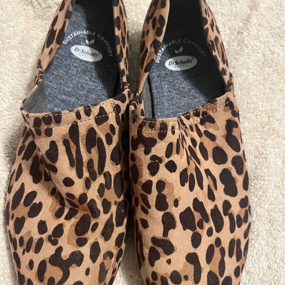 Dr Scholls size 7 leopard shoes - never worn